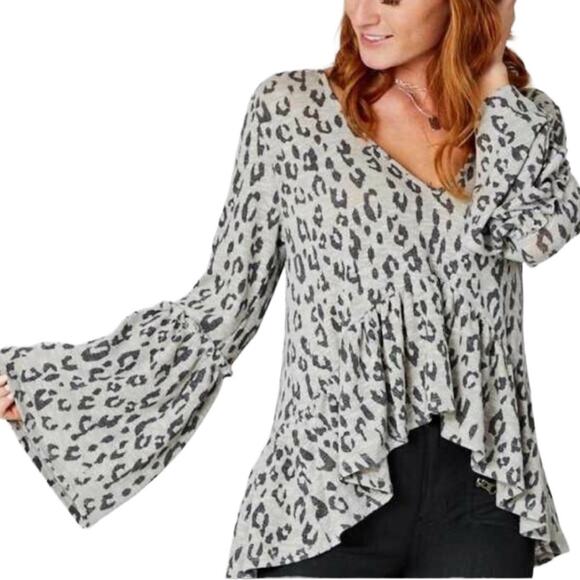 Altar'd State Braelyn oversized high low gray leopard sweater - Picture 1 of 7